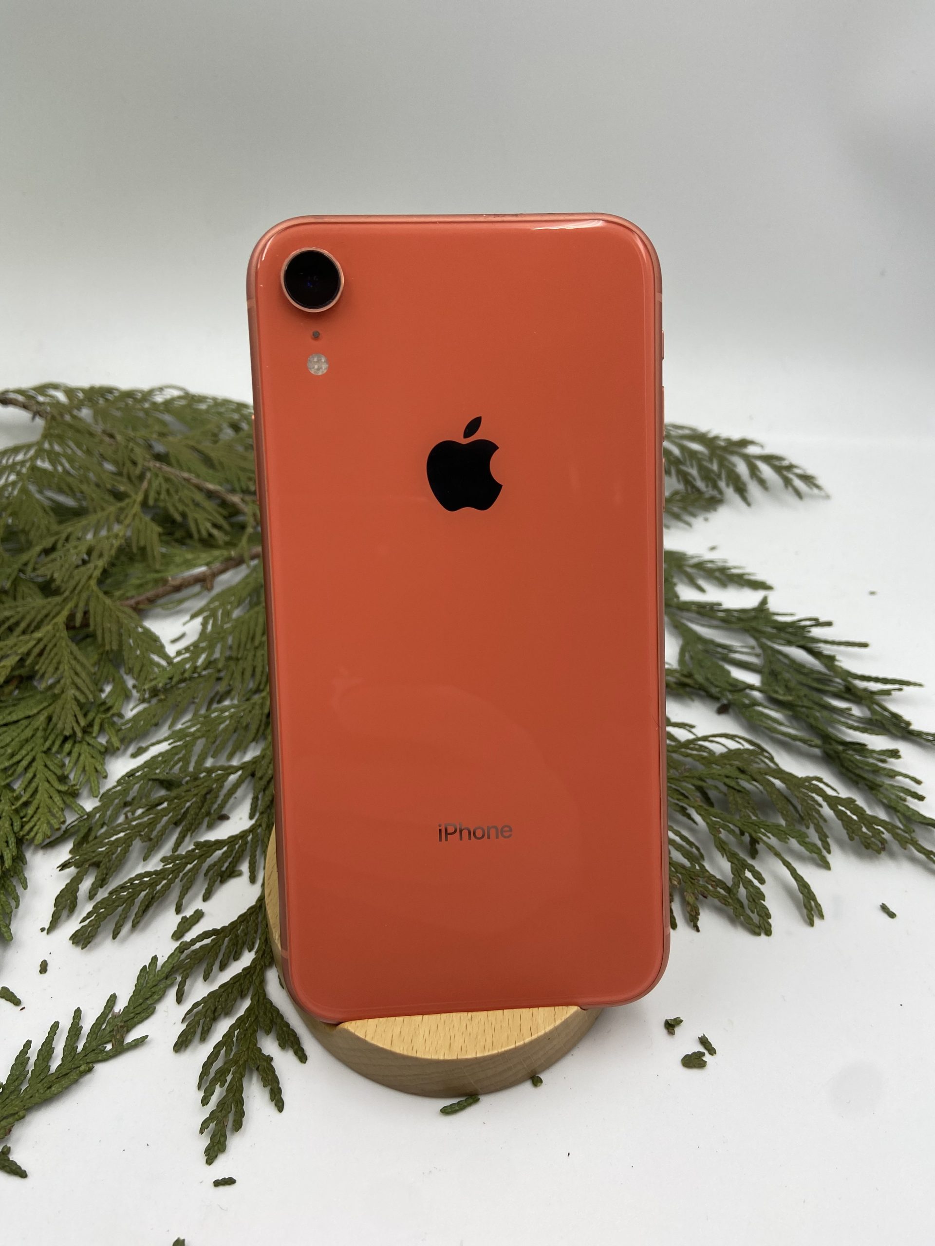 Apple iPhone XR Coral 64GB Used